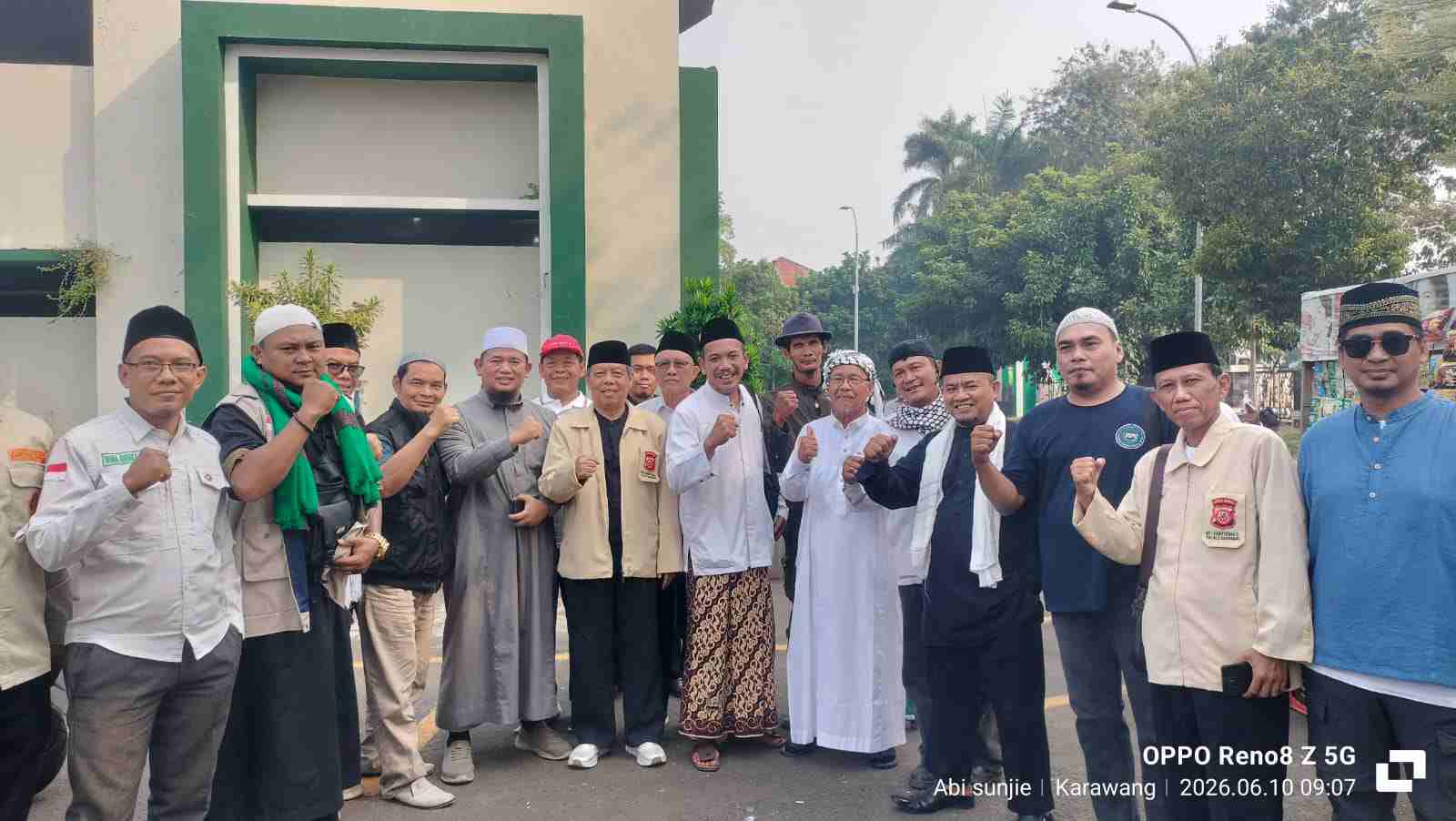 Aliansi Masyarakat Karawang (AMK) Gelar Aksi Damai Tutup Tempat Hiburan Malam Theater night Mart.