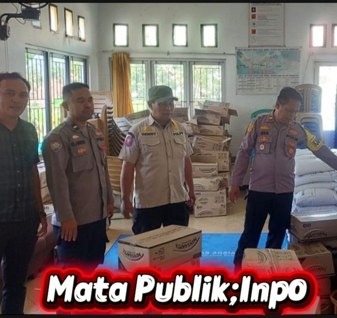 Polsek Tegalwaru Laksanakan Monitoring dan Pengamanan Penyaluran Bansos di Desa Kutamaneh